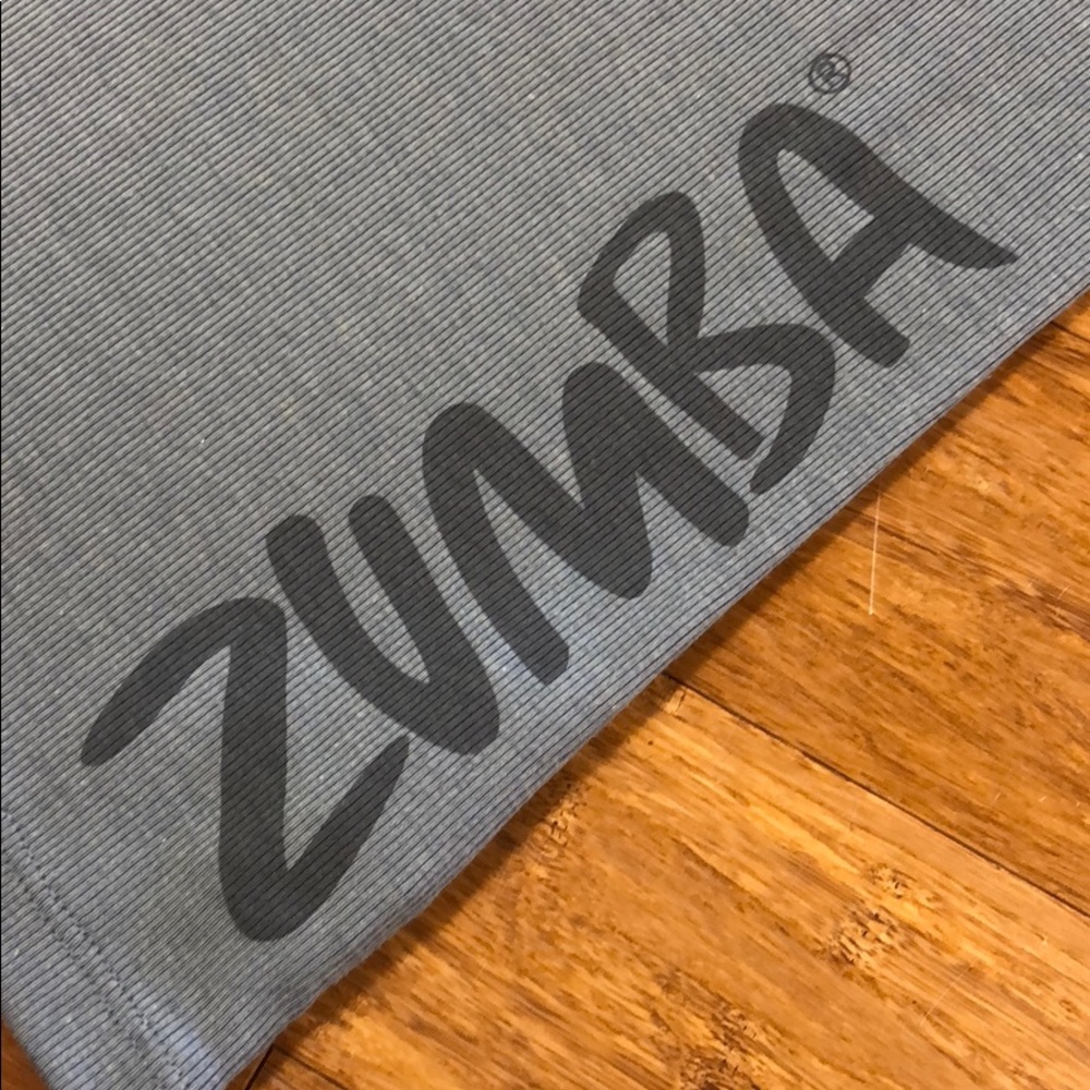 NWT Retired Zumba Gray Ribbed Top Size XXL - Picture 3 of 3